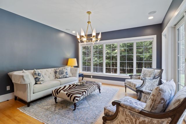 15 Wiggin Way, Stratham, NH 03885