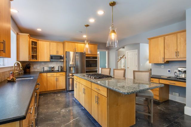 15 Wiggin Way, Stratham, NH 03885