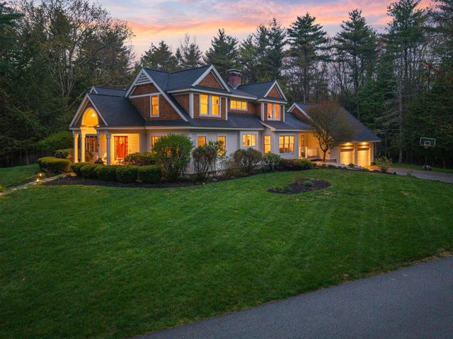 15 Wiggin Way, Stratham, NH 03885
