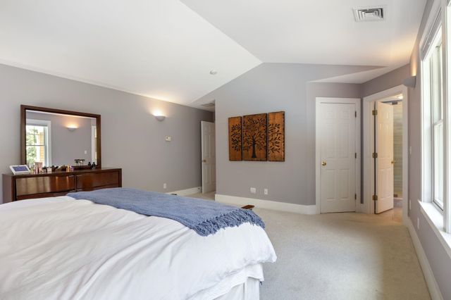 15 Wiggin Way, Stratham, NH 03885