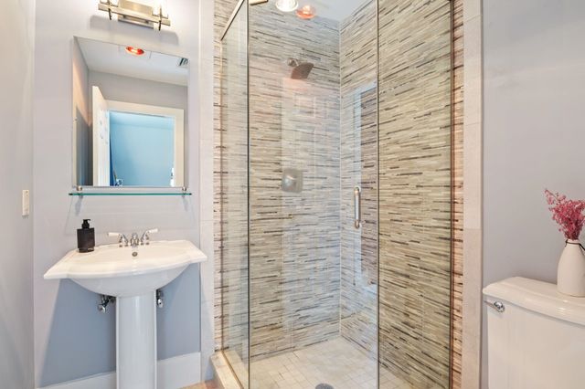 15 Wiggin Way, Stratham, NH 03885