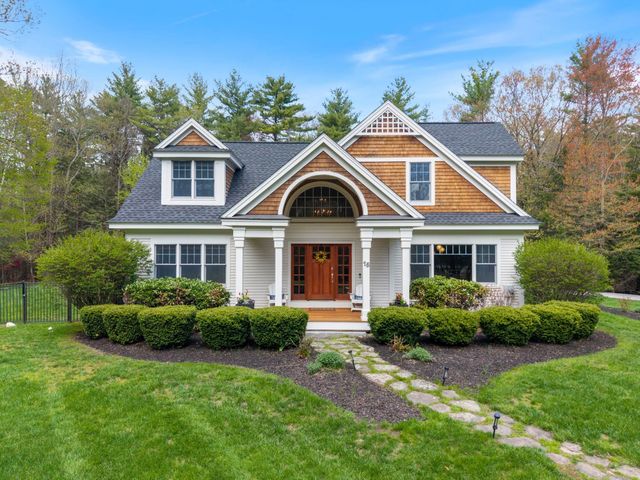 15 Wiggin Way, Stratham, NH 03885