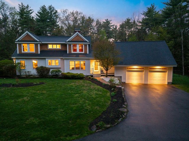 15 Wiggin Way, Stratham, NH 03885