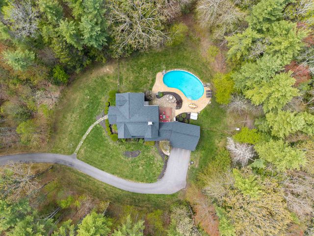 15 Wiggin Way, Stratham, NH 03885