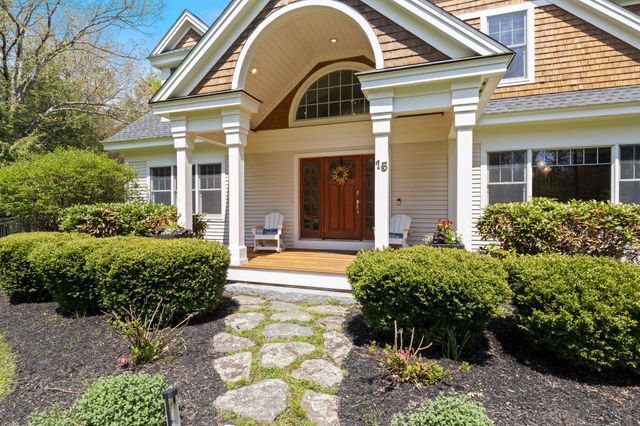 15 Wiggin Way, Stratham, NH 03885