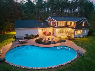 15 Wiggin Way, Stratham, NH 03885
