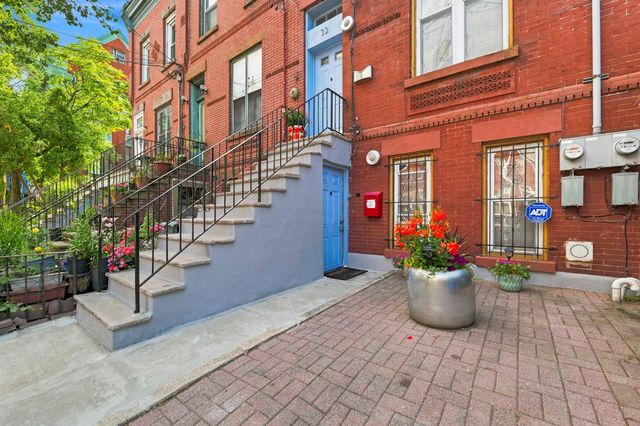 33 PARK ST, Jc, Bergen-lafayett, NJ 07304