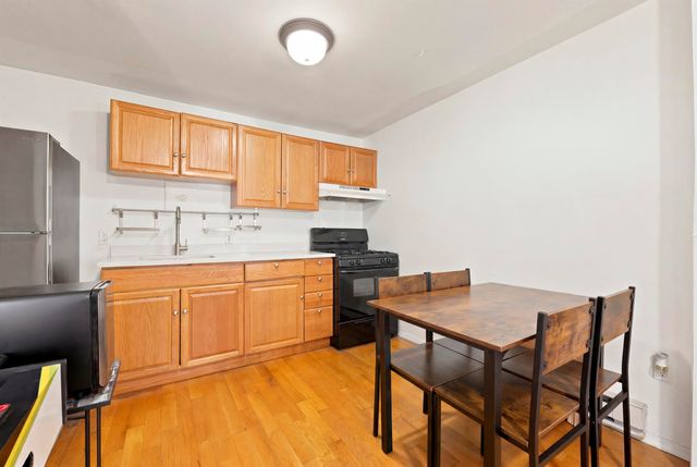 33 PARK ST, Jc, Bergen-lafayett, NJ 07304