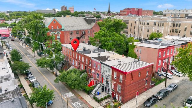 33 PARK ST, Jc, Bergen-lafayett, NJ 07304