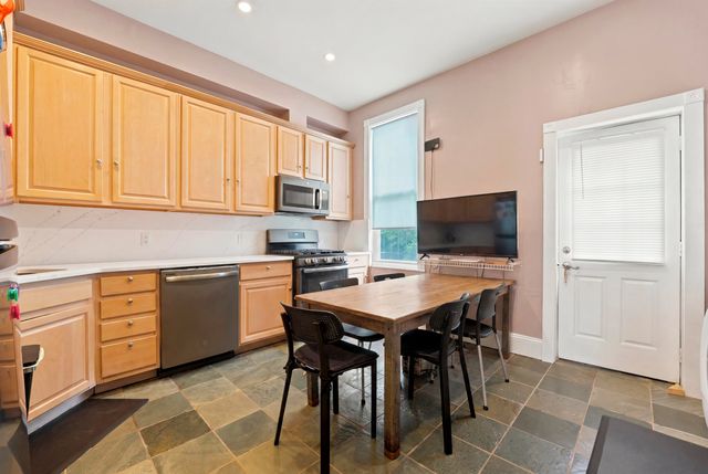 33 PARK ST, Jc, Bergen-lafayett, NJ 07304