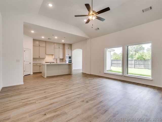 13301 E 125th Street North, Collinsville, OK 74021