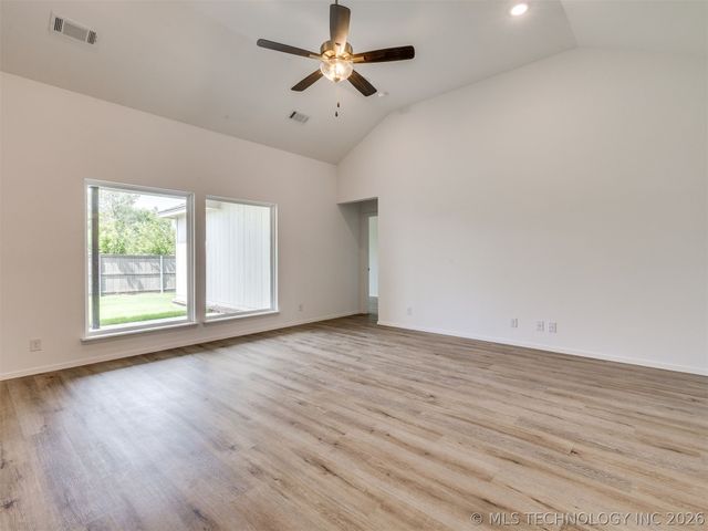 13301 E 125th Street North, Collinsville, OK 74021