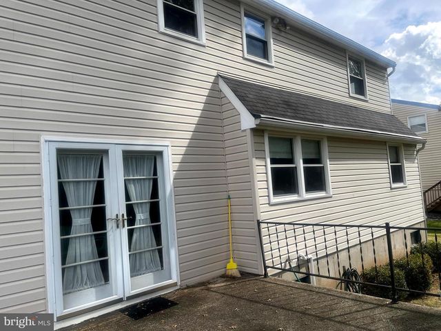 1366 STEPHEN WAY, Southampton, PA 18966