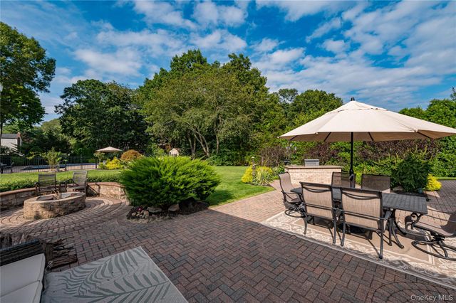 9 Elderwood Drive, Saint James, NY 11780