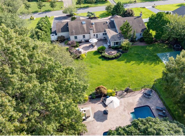 9 Elderwood Drive, Saint James, NY 11780