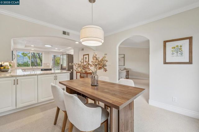 870 Terra California Dr 5, Walnut Creek, CA 94595