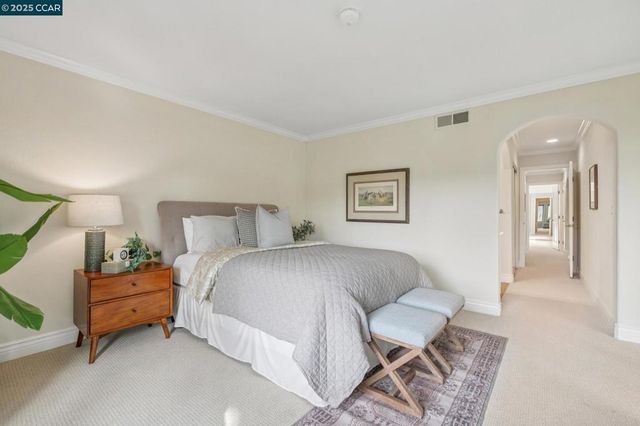 870 Terra California Dr 5, Walnut Creek, CA 94595