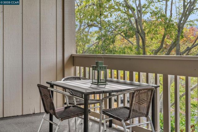 870 Terra California Dr 5, Walnut Creek, CA 94595