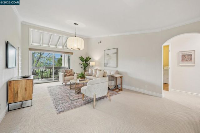 870 Terra California Dr 5, Walnut Creek, CA 94595