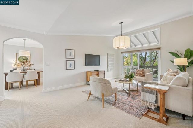 870 Terra California Dr 5, Walnut Creek, CA 94595