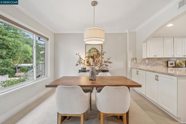 870 Terra California Dr 5, Walnut Creek, CA 94595