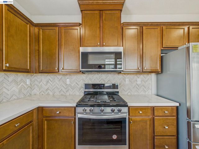 233 E Central Pkwy, Mountain House, CA 95391