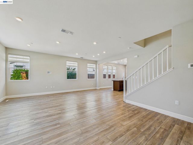 233 E Central Pkwy, Mountain House, CA 95391