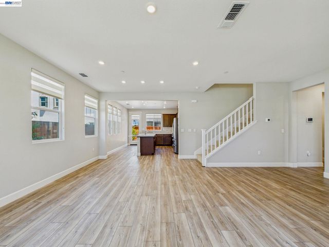233 E Central Pkwy, Mountain House, CA 95391