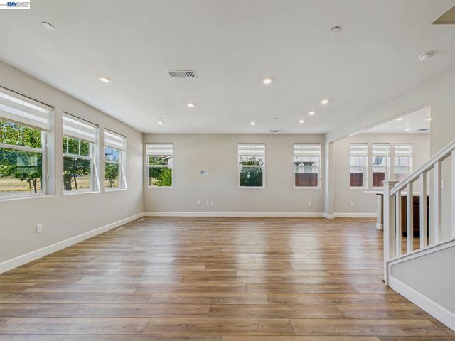 233 E Central Pkwy, Mountain House, CA 95391