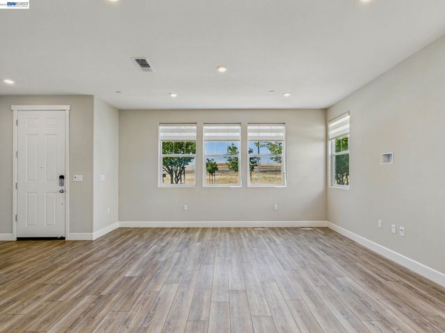 233 E Central Pkwy, Mountain House, CA 95391