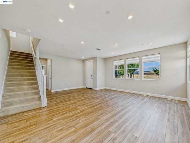 233 E Central Pkwy, Mountain House, CA 95391