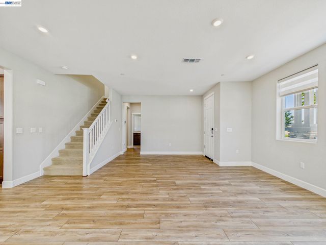 233 E Central Pkwy, Mountain House, CA 95391