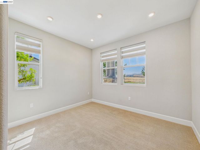 233 E Central Pkwy, Mountain House, CA 95391