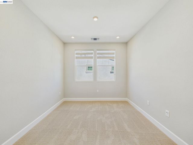 233 E Central Pkwy, Mountain House, CA 95391