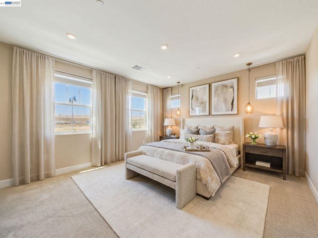 233 E Central Pkwy, Mountain House, CA 95391