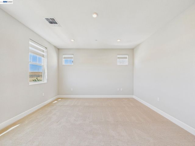 233 E Central Pkwy, Mountain House, CA 95391