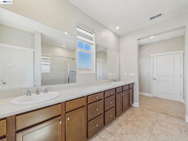 233 E Central Pkwy, Mountain House, CA 95391