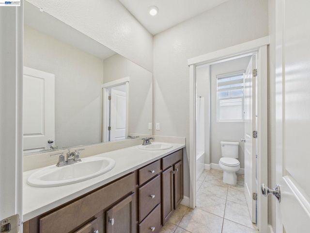 233 E Central Pkwy, Mountain House, CA 95391