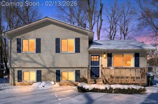 1155 Seabury Drive, Orion Charter Township, MI 48362
