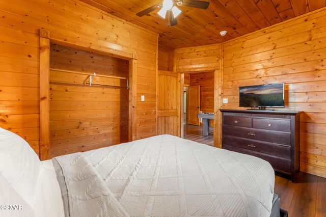 4210 S Boogertown Road, Sevierville, TN 37876