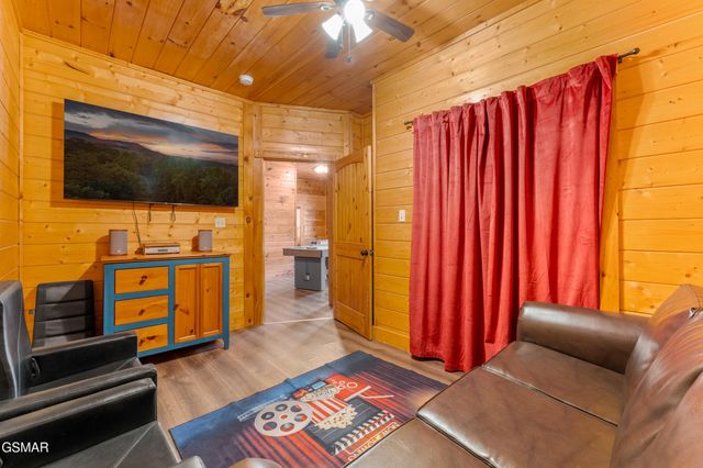 4210 S Boogertown Road, Sevierville, TN 37876