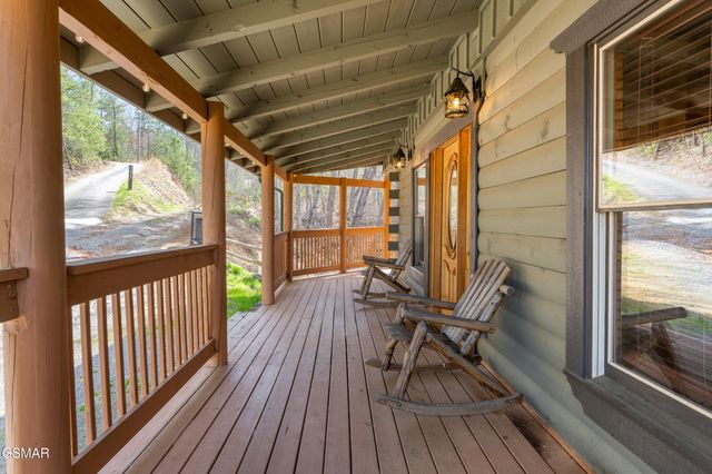 4210 S Boogertown Road, Sevierville, TN 37876