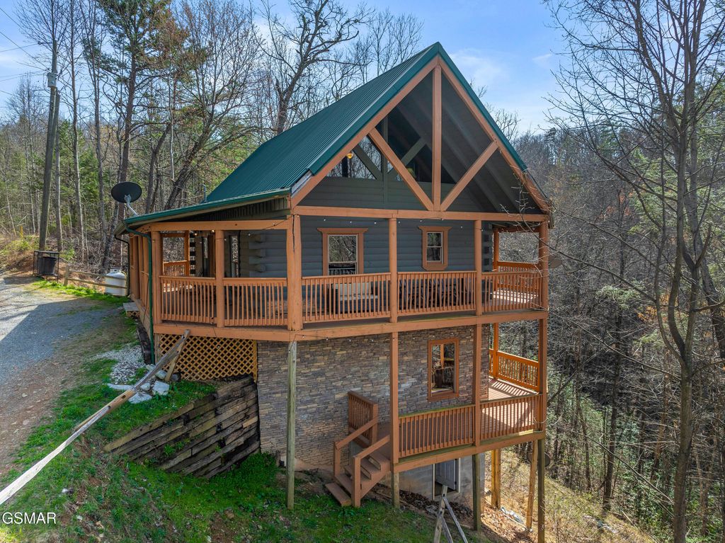4210 S Boogertown Road, Sevierville, TN 37876