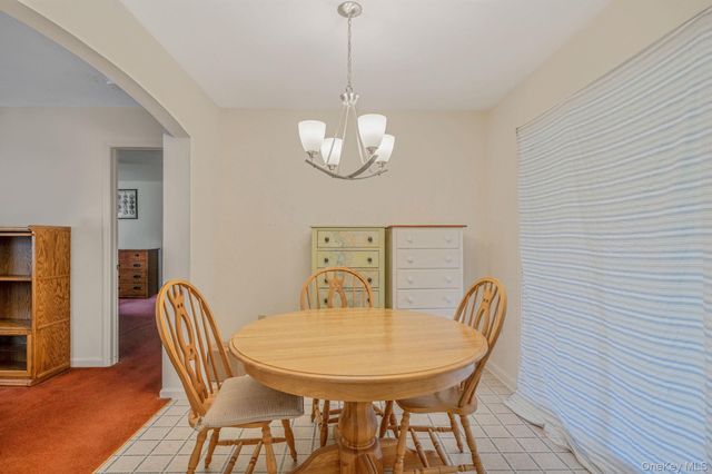 1407 Middle Road 253, Calverton, NY 11933