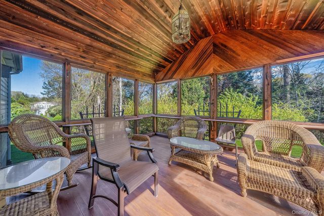 1407 Middle Road 253, Calverton, NY 11933