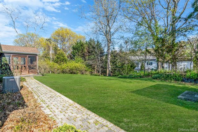 1407 Middle Road 253, Calverton, NY 11933