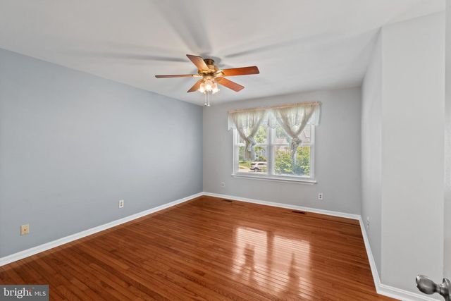 12 SNUG LAGOON CT, Baltimore, MD 21220