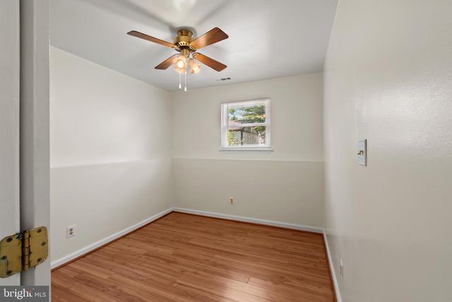 12 SNUG LAGOON CT, Baltimore, MD 21220