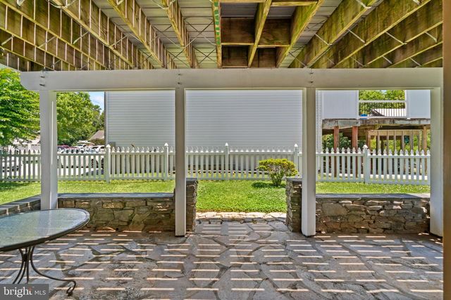 12 SNUG LAGOON CT, Baltimore, MD 21220