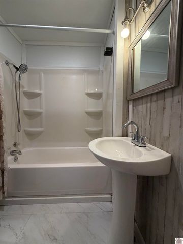 132 E Young Street, Princeton, KY 42445